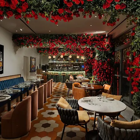 Gatsby Hotel 5*